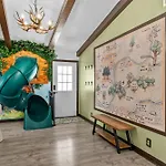Great Outdoors: Arcade, Golf, Theater, Sauna @More