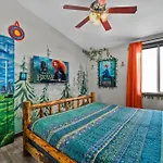 Great Outdoors: Arcade, Golf, Theater, Sauna @More