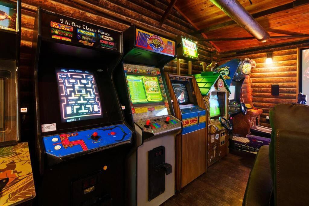Holiday home Great Outdoors: Arcade, Golf, Theater, Sauna @more