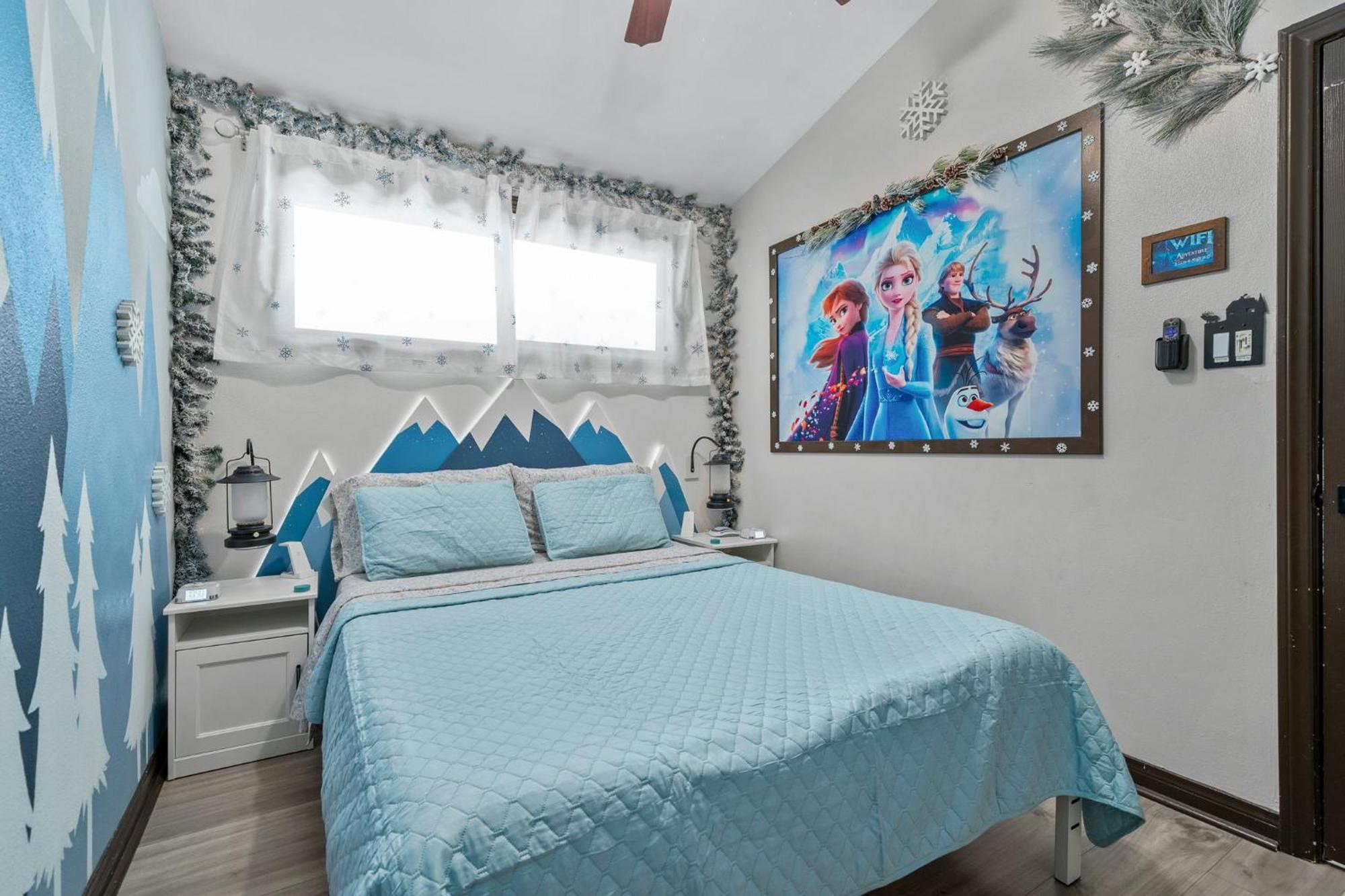 Great Outdoors: Arcade, Golf, Theater, Sauna @more Holiday home Garden Grove